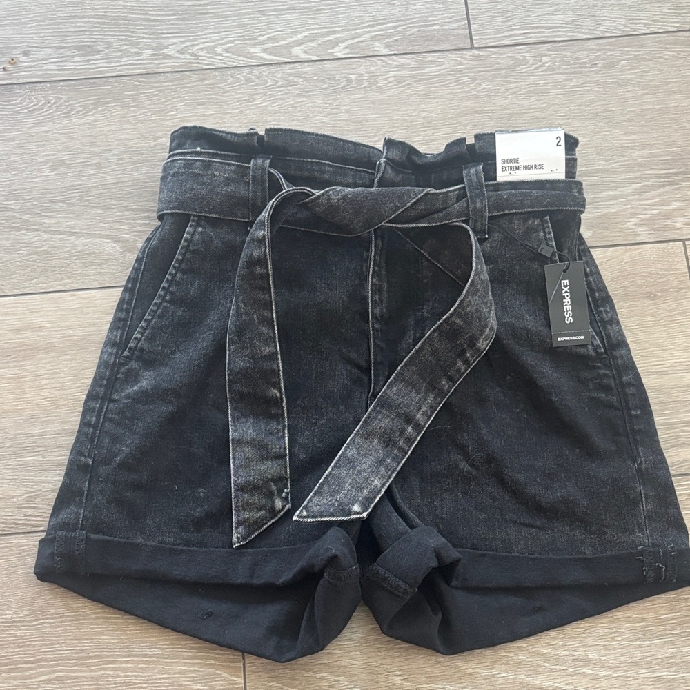 Black Papaerbag Shorts